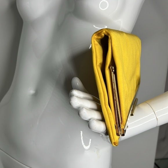 Nordstrom Silk Rayon Gold Foldover Clasp Cluch Shoulder Convertible Bag - Picture 5 of 13